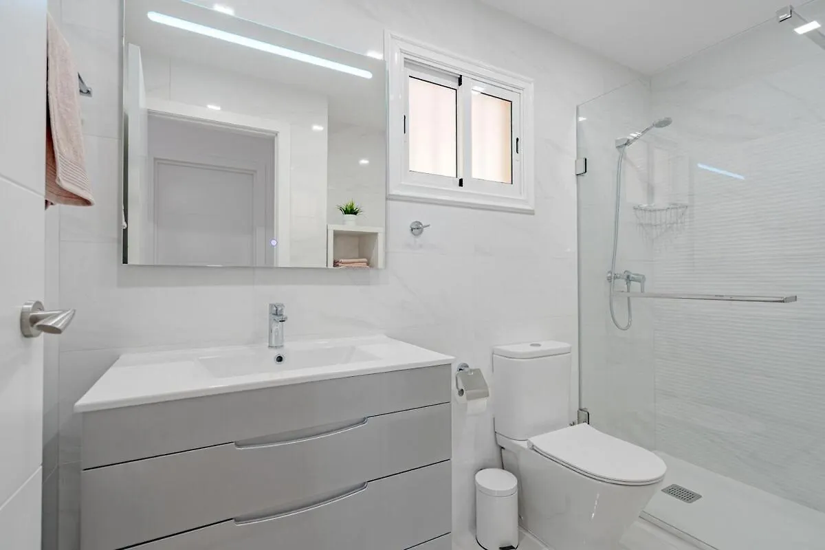 Modern And Cozy Apartment In Los Cristianos